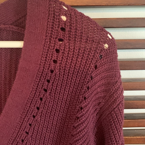 🎉🎉🎉SOLD🎉🎉🎉🎉🎉🎉Abercrombie & Fitch sweater - Picture 3 of 8